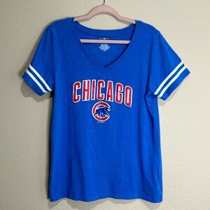 MLB by 5TH & OCEAN Women’s Chicago Cubs V-Neck Tee, Size XL